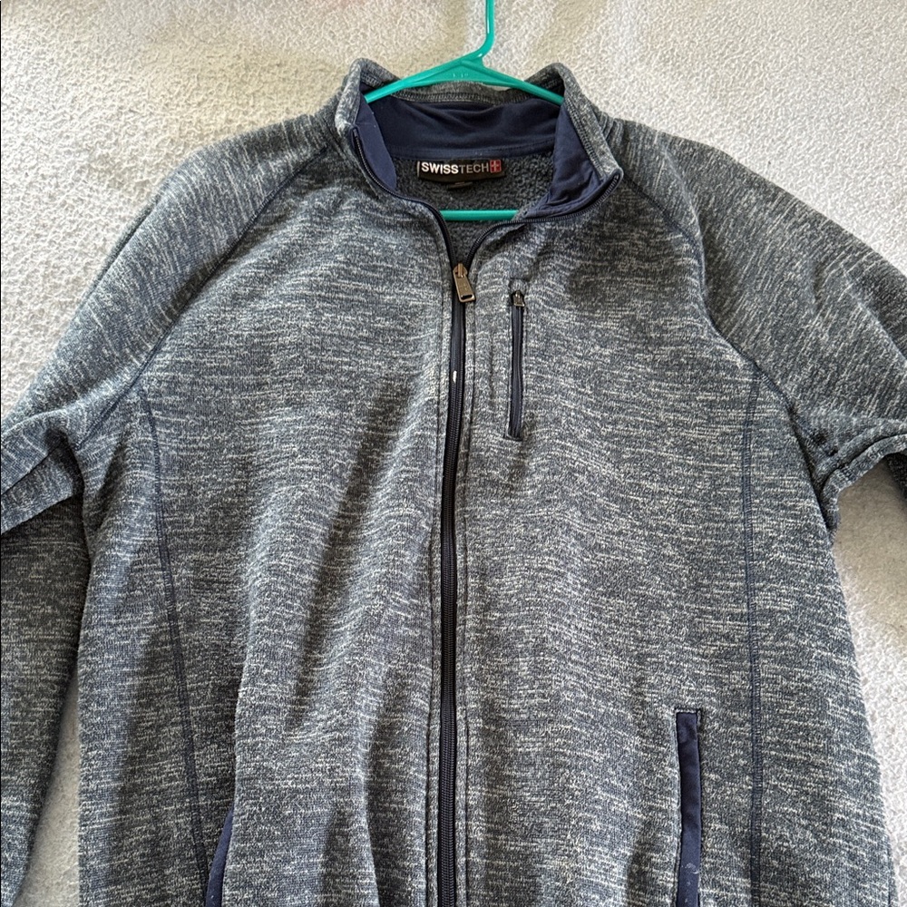 Swiss Tech Men's Heathered Gray Zip-Up Sweater